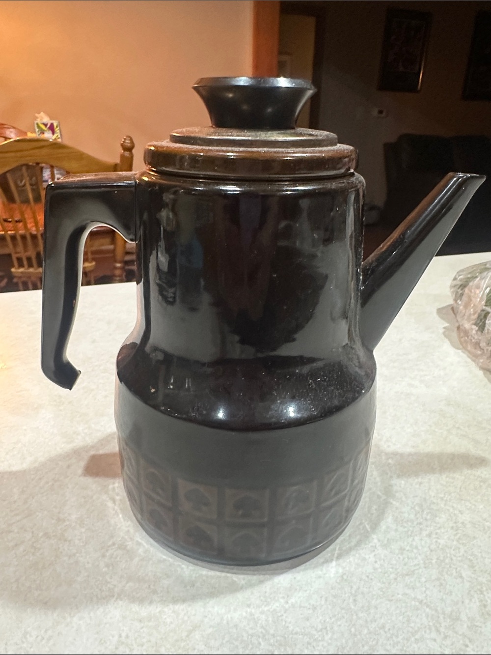 Glossy Black Ceramic Coffee Percolator - Sleek Home Brewer